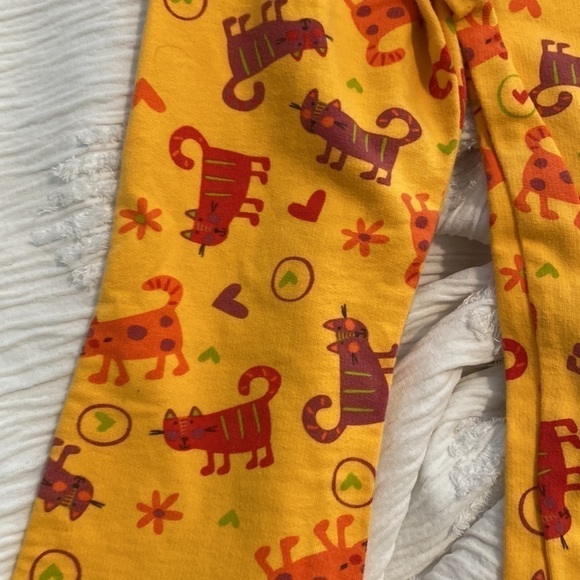 MIS Tee V Us cat flower red ball lef pants 5/6 - Picture 5 of 7